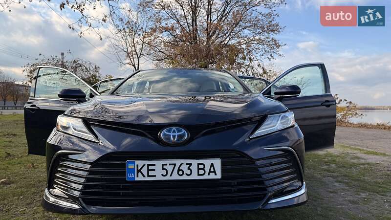 Седан Toyota Camry 2021 в Днепре
