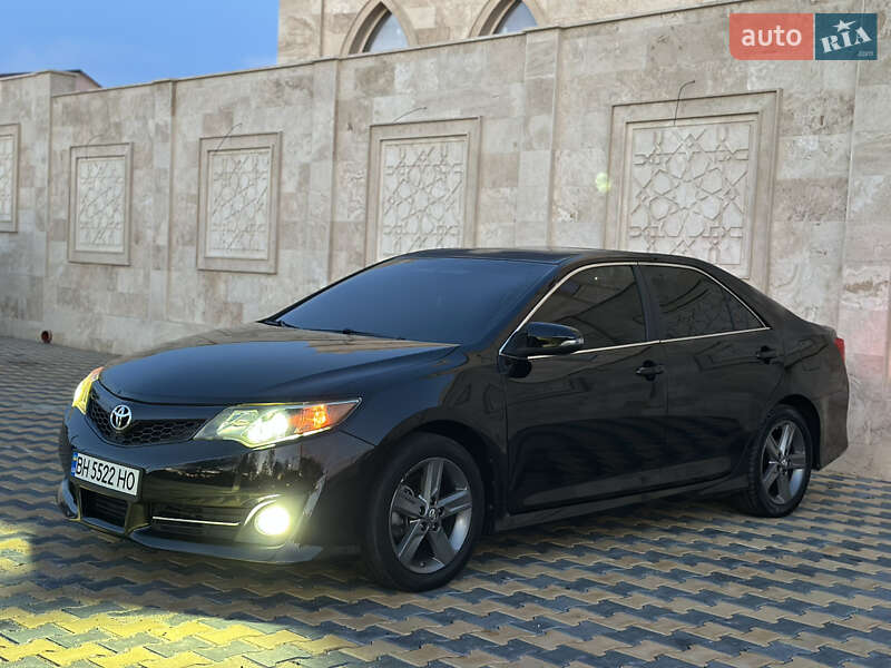 Седан Toyota Camry 2012 в Одесі