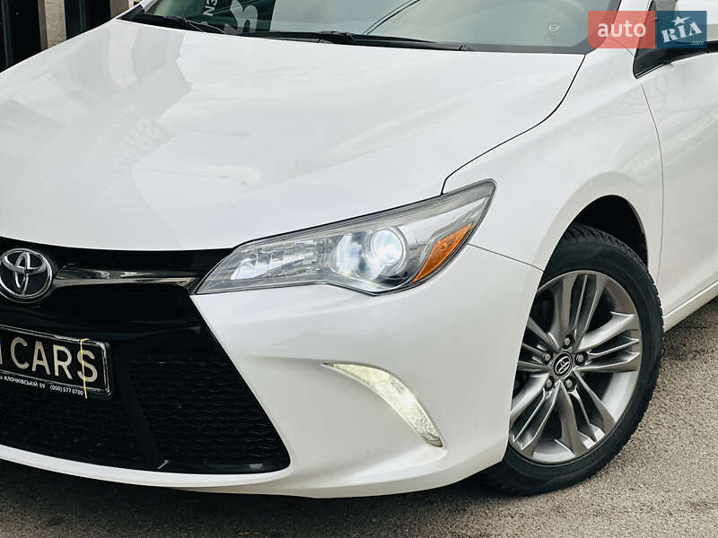 Седан Toyota Camry 2017 в Харькове