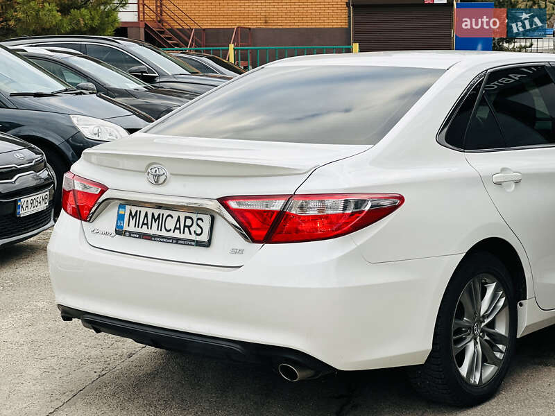 Седан Toyota Camry 2017 в Харькове