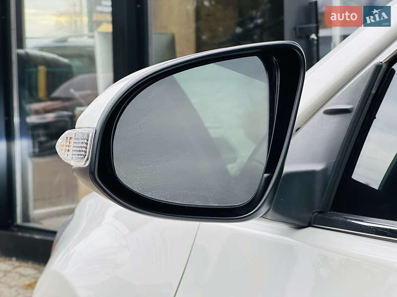 Седан Toyota Camry 2017 в Харькове