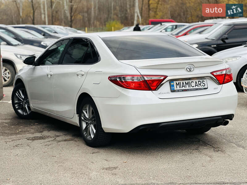 Седан Toyota Camry 2017 в Харькове