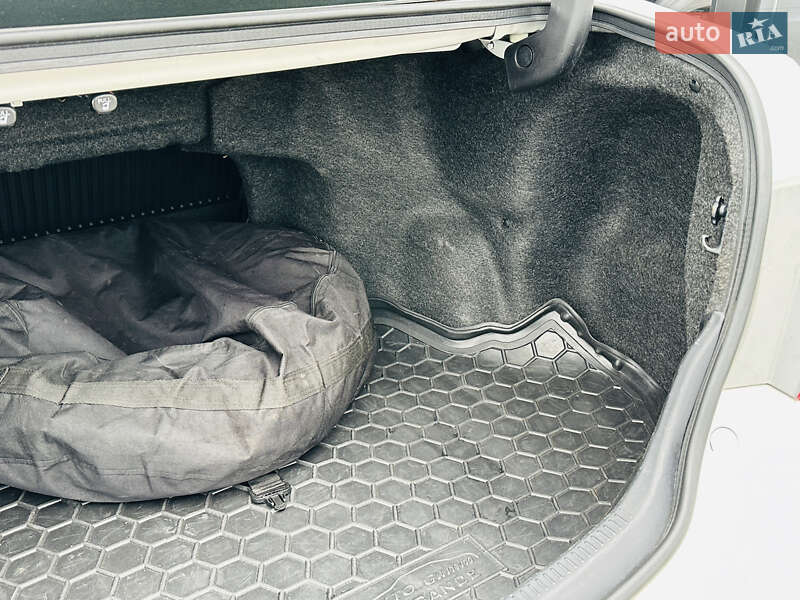 Седан Toyota Camry 2017 в Харькове