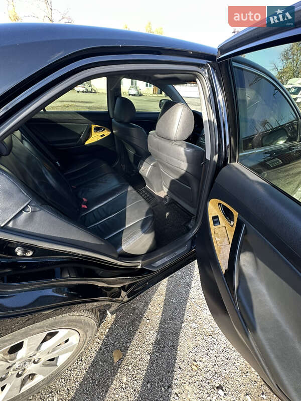 Седан Toyota Camry 2006 в Днепре