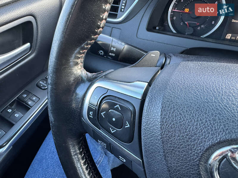 Седан Toyota Camry 2016 в Киеве фото 21 Седан Toyota Camry 2016 в Киеве