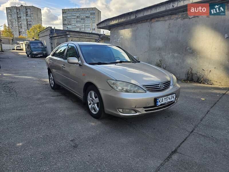 Toyota Camry 2003