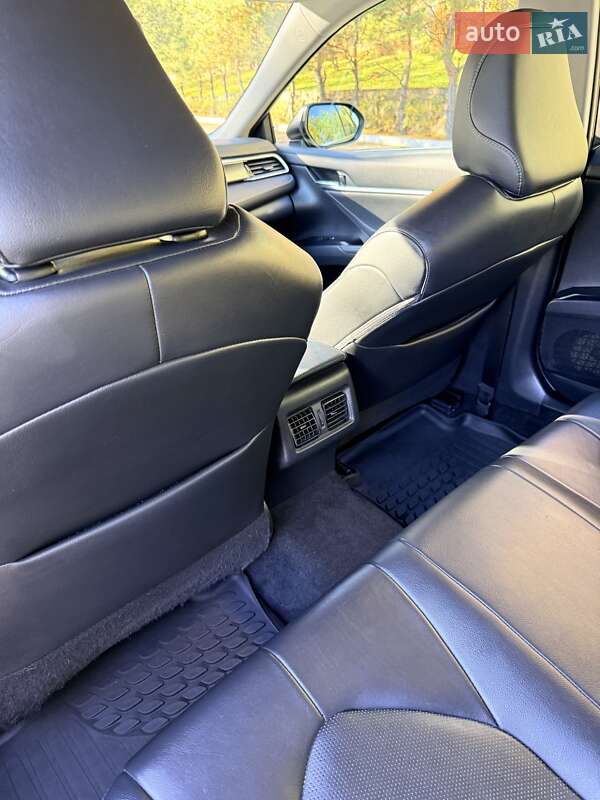 Седан Toyota Camry 2017 в Кременчуці