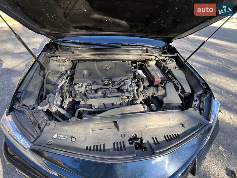 Седан Toyota Camry 2017 в Кременчуці