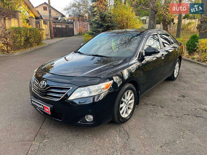 Toyota Camry 2011
