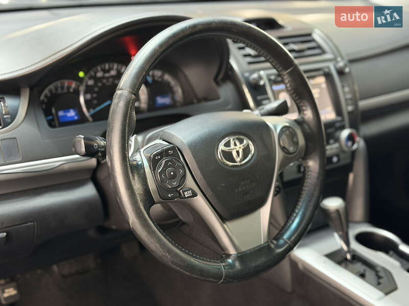 Седан Toyota Camry 2014 в Киеве фото 5 Седан Toyota Camry 2014 в Киеве