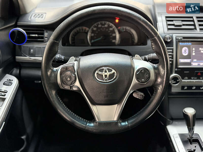 Седан Toyota Camry 2014 в Киеве фото 12 Седан Toyota Camry 2014 в Киеве