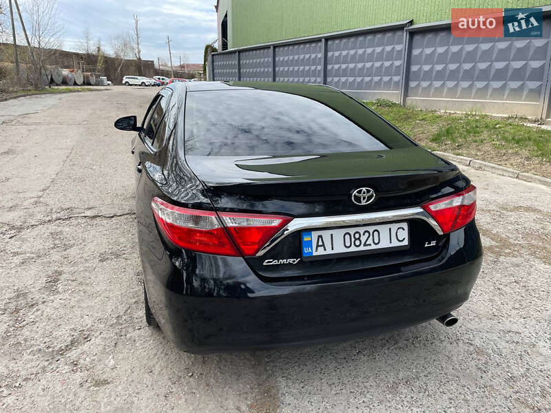 Седан Toyota Camry 2015 в Києві