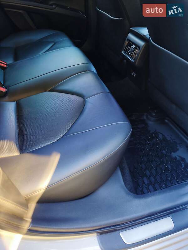 Седан Toyota Camry 2017 в Киеве