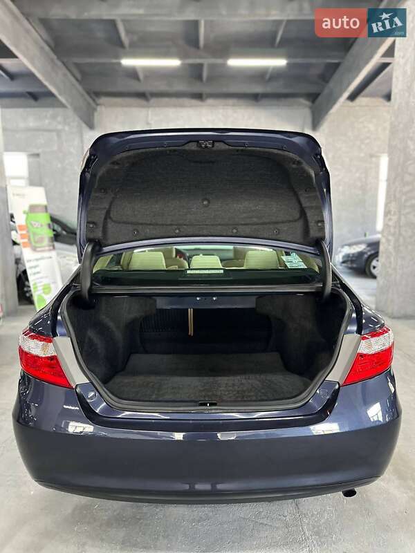 Седан Toyota Camry 2015 в Кам'янському