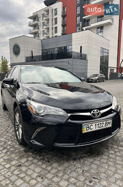 Седан Toyota Camry 2017 в Львові