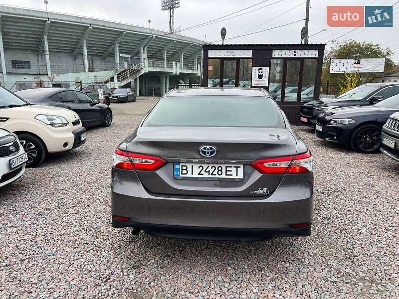 Седан Toyota Camry 2018 в Полтаві