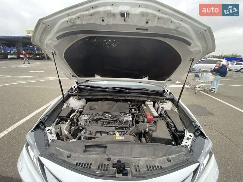 Седан Toyota Camry 2023 в Киеве