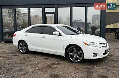Седан Toyota Camry 2009 в Києві