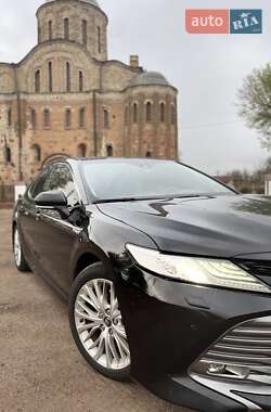 Седан Toyota Camry 2019 в Житомире