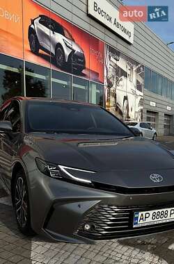 Седан Toyota Camry 2024 в Запорожье