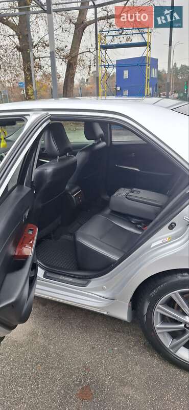 Седан Toyota Camry 2012 в Киеве