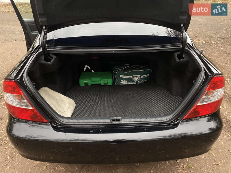 Седан Toyota Camry 2002 в Чернигове