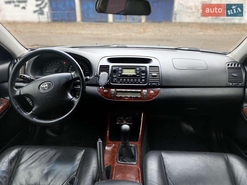 Седан Toyota Camry 2002 в Чернигове