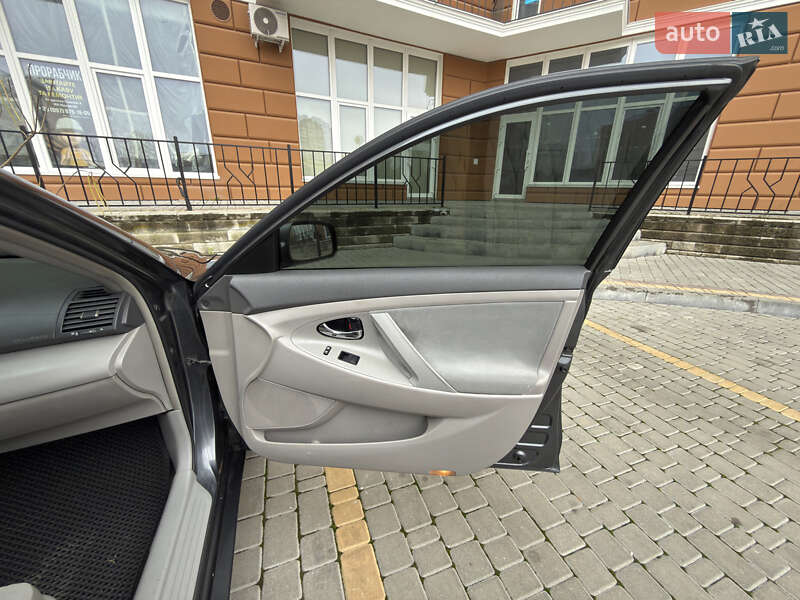 Седан Toyota Camry 2009 в Одессе