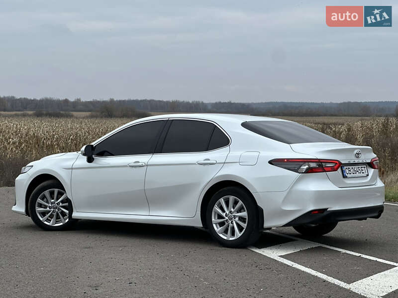 Седан Toyota Camry 2023 в Киеве фото 7 Седан Toyota Camry 2023 в Киеве