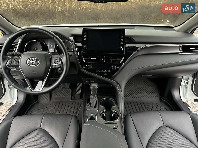 Седан Toyota Camry 2023 в Киеве фото 15 Седан Toyota Camry 2023 в Киеве