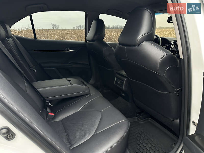 Седан Toyota Camry 2023 в Киеве фото 17 Седан Toyota Camry 2023 в Киеве