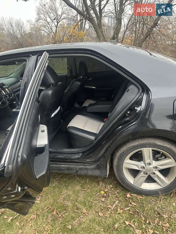 Седан Toyota Camry 2012 в Киеве фото 5 Седан Toyota Camry 2012 в Киеве