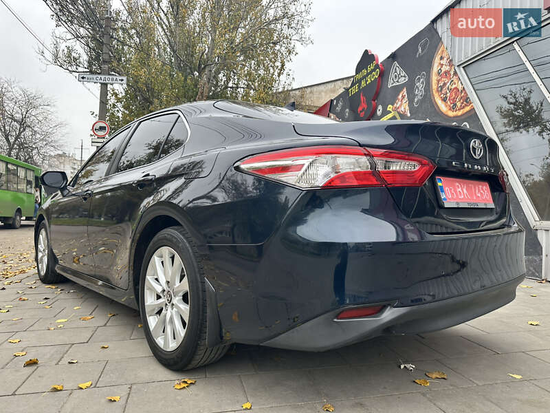 Седан Toyota Camry 2020 в Миколаєві