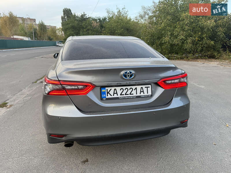 Седан Toyota Camry 2021 в Киеве