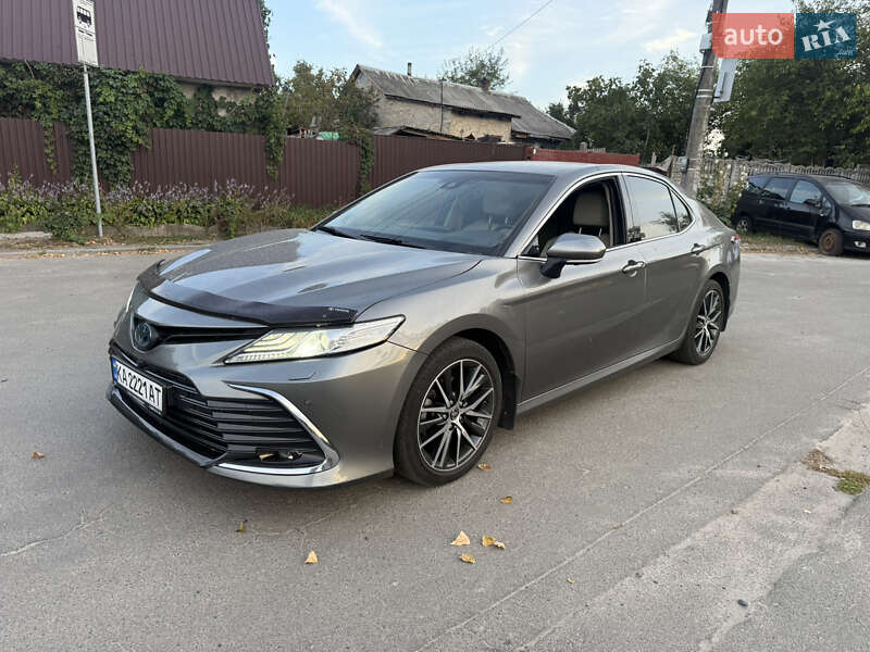 Седан Toyota Camry 2021 в Киеве