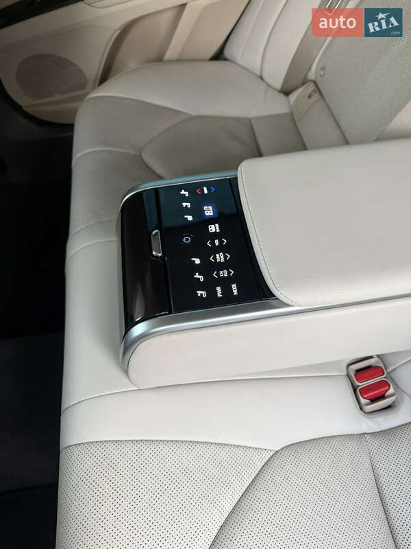 Седан Toyota Camry 2021 в Киеве