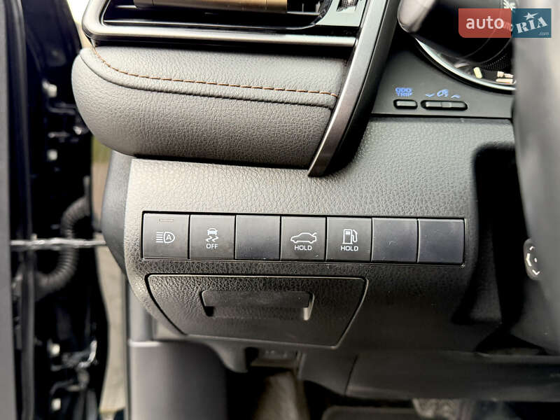 Седан Toyota Camry 2020 в Житомире