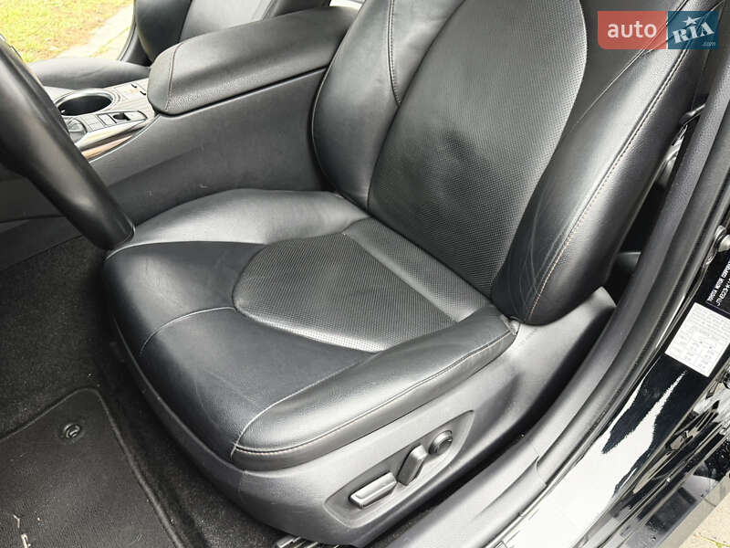 Седан Toyota Camry 2020 в Житомире