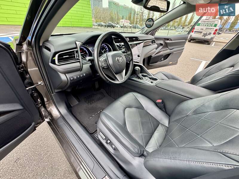 Седан Toyota Camry 2019 в Києві фото 29 Седан Toyota Camry 2019 в Києві