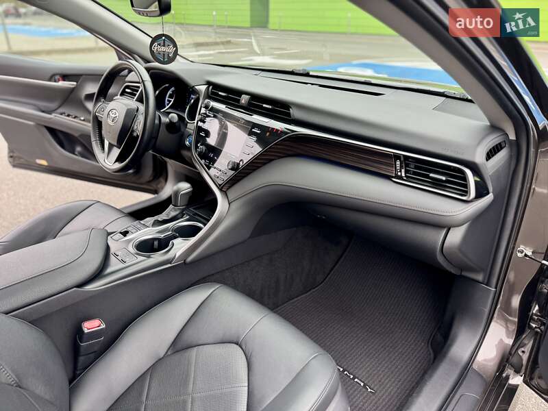 Седан Toyota Camry 2019 в Києві фото 44 Седан Toyota Camry 2019 в Києві