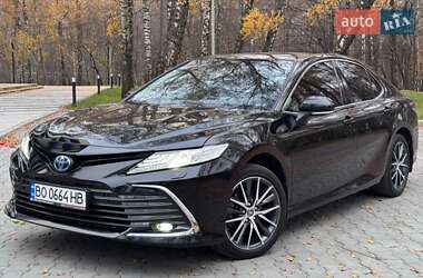 Седан Toyota Camry 2023 в Тернополе