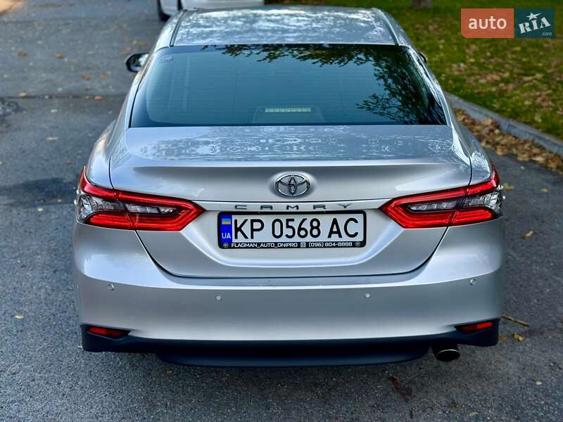 Седан Toyota Camry 2021 в Днепре