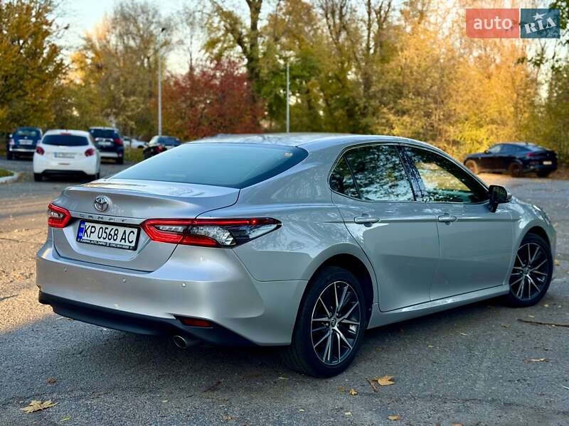 Седан Toyota Camry 2021 в Днепре