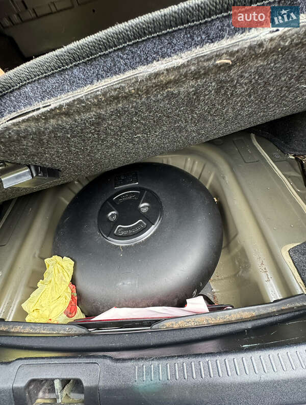 Седан Toyota Camry 2016 в Рівному