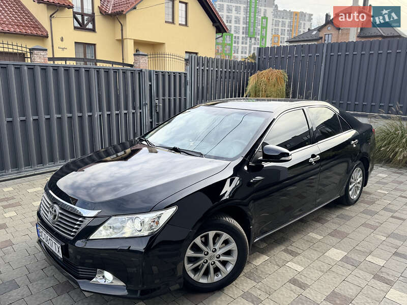 Седан Toyota Camry 2012 в Львове