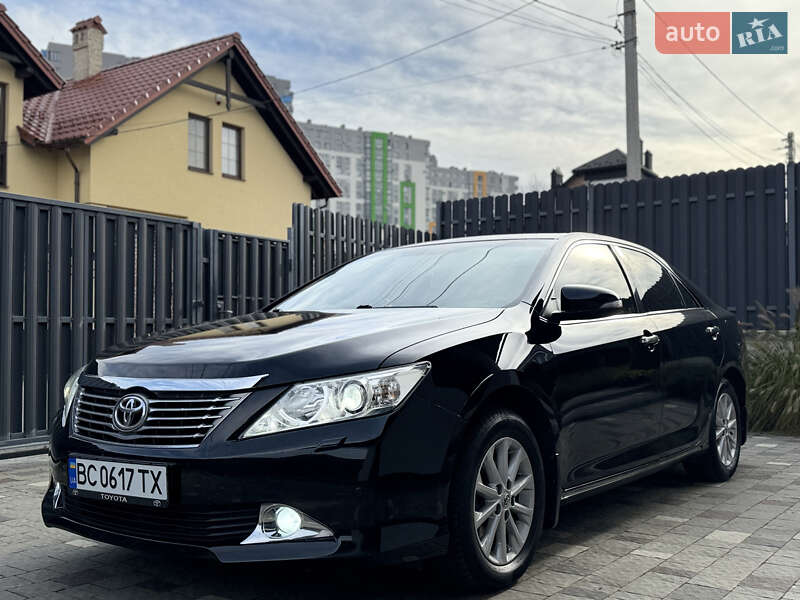 Седан Toyota Camry 2012 в Львове