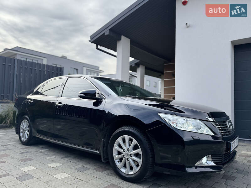 Седан Toyota Camry 2012 в Львове