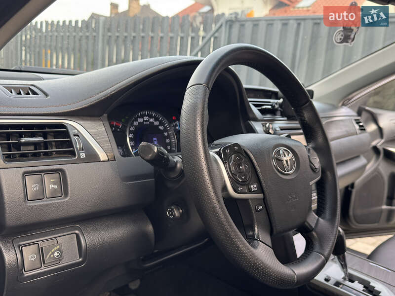 Седан Toyota Camry 2012 в Львове