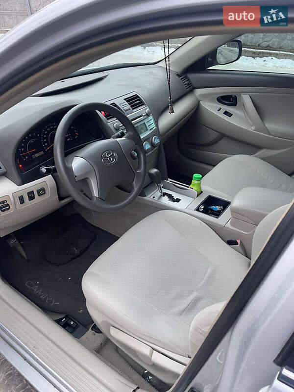 Седан Toyota Camry 2008 в Киеве