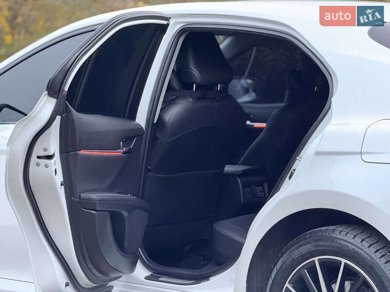 Седан Toyota Camry 2018 в Тернополе фото 26 Седан Toyota Camry 2018 в Тернополе